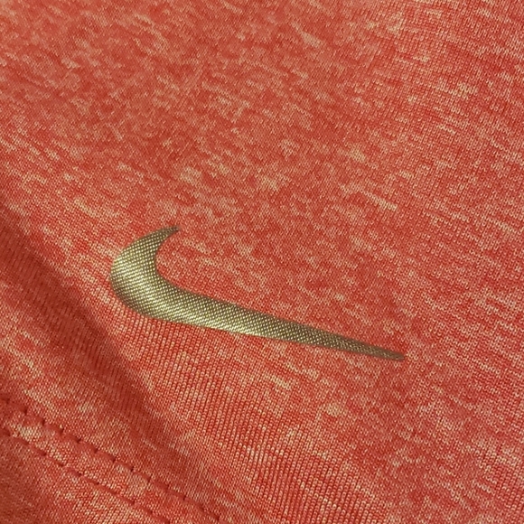 Nike pink polo reflective detailing 🔥 drifit - Picture 5 of 6